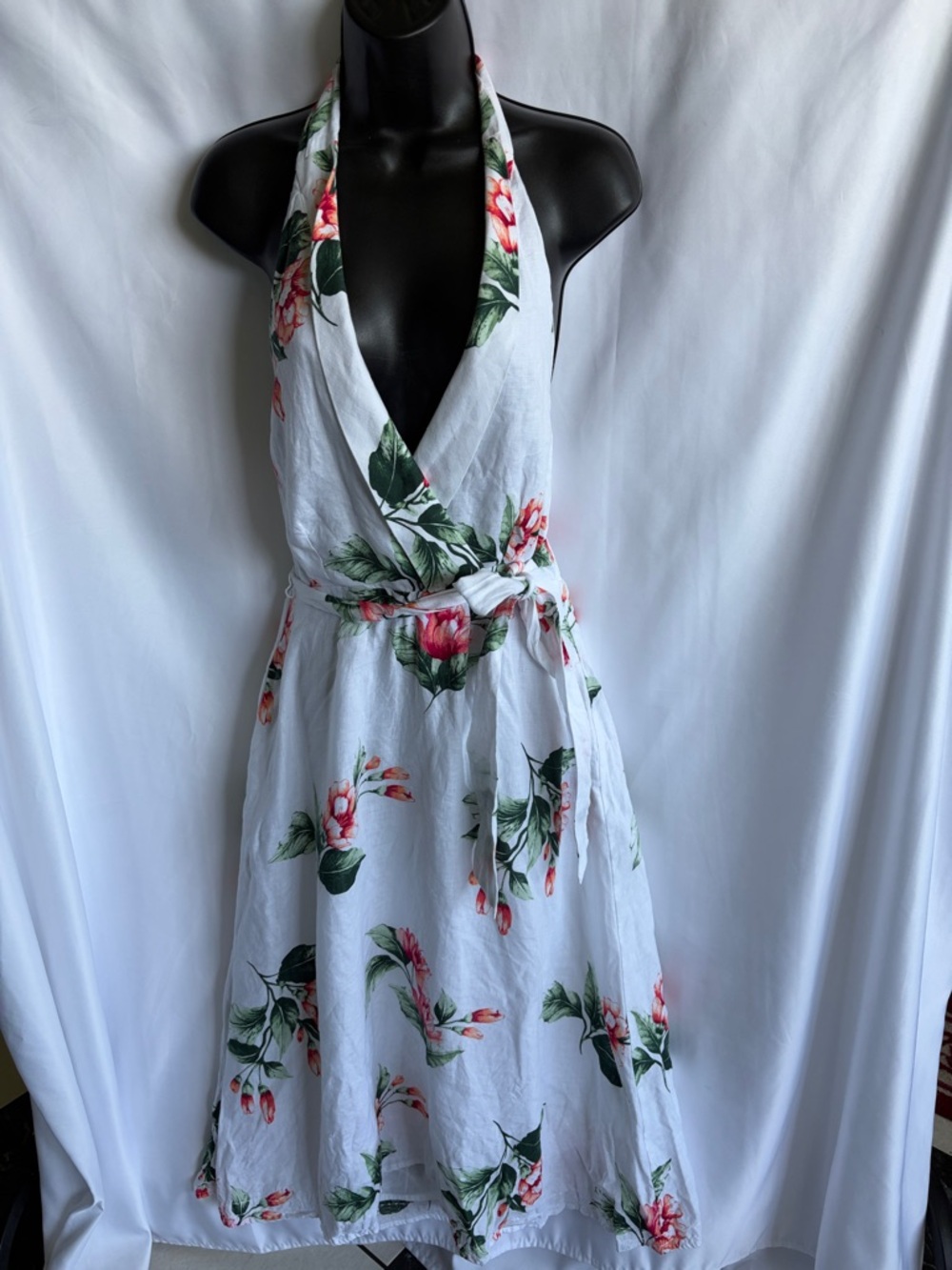 Tommy Bahama Linen Halter Dress sz S, 16” PTP (stretches bigger), 48” L - Picture 6 of 10